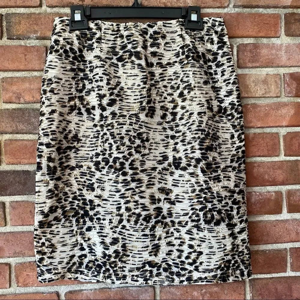 Dressbarn Animal Print Textured Stretchy Pencil Skirt Medium